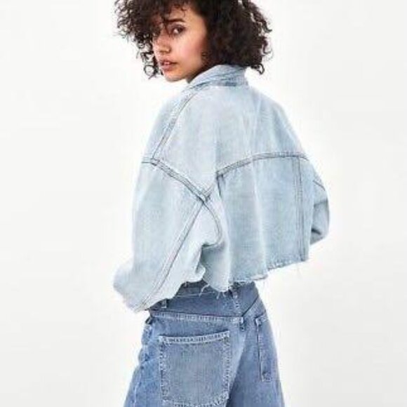 Zara Cropped Frayed Denim Jacket Light Wash Blue Size Small - Picture 3 of 6